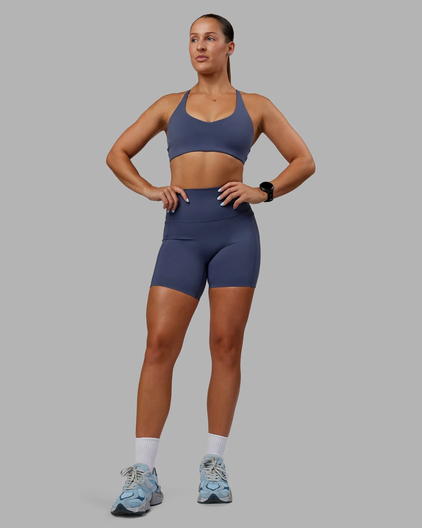 Abs Elixir Mid Short Tights with Pockets - Nightshadow Blue