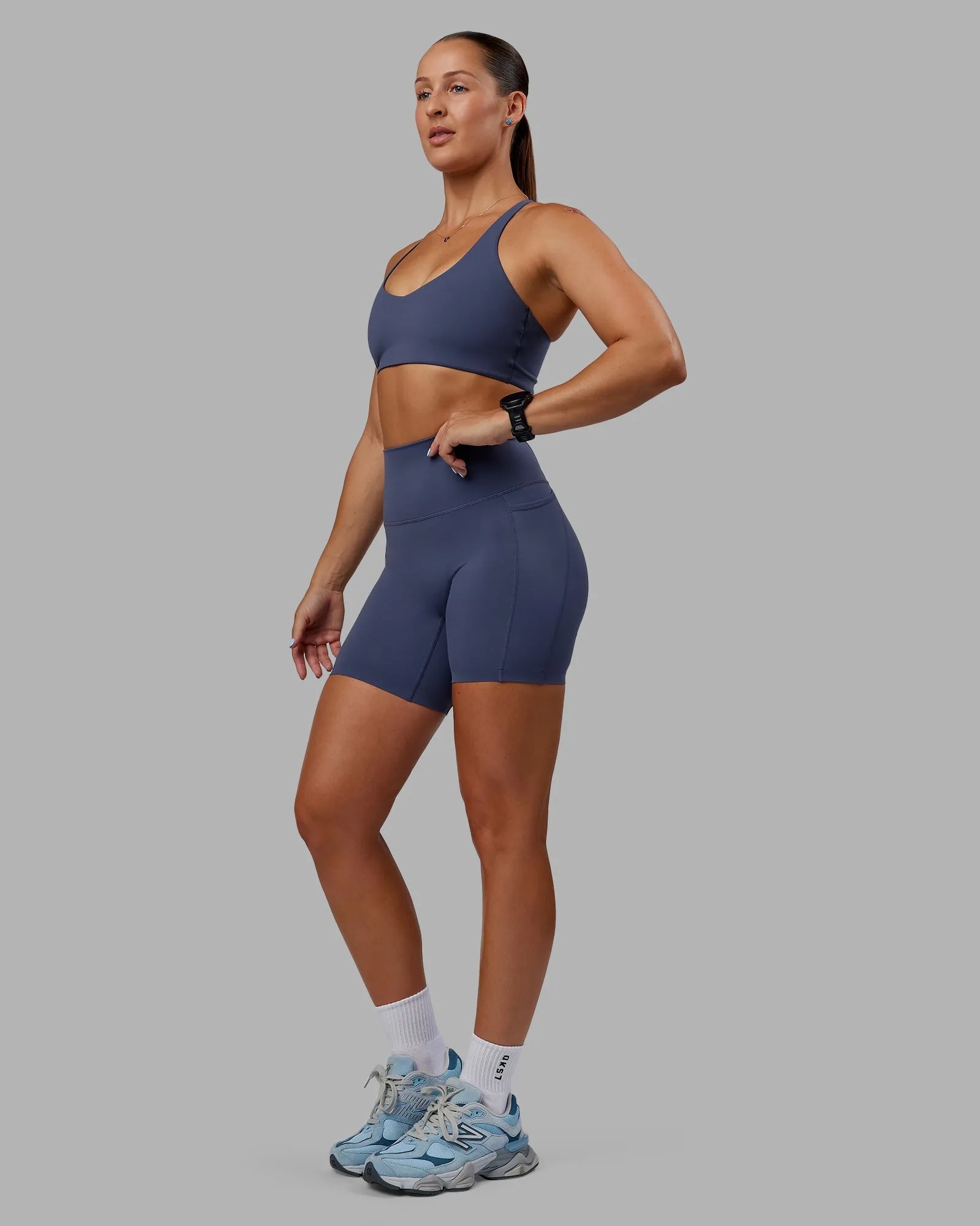 Abs Elixir Mid Short Tights with Pockets - Nightshadow Blue