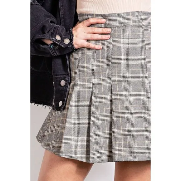 Easel Grey Plaid Print Pleated Side Zip Closure Flared Mini Skirt