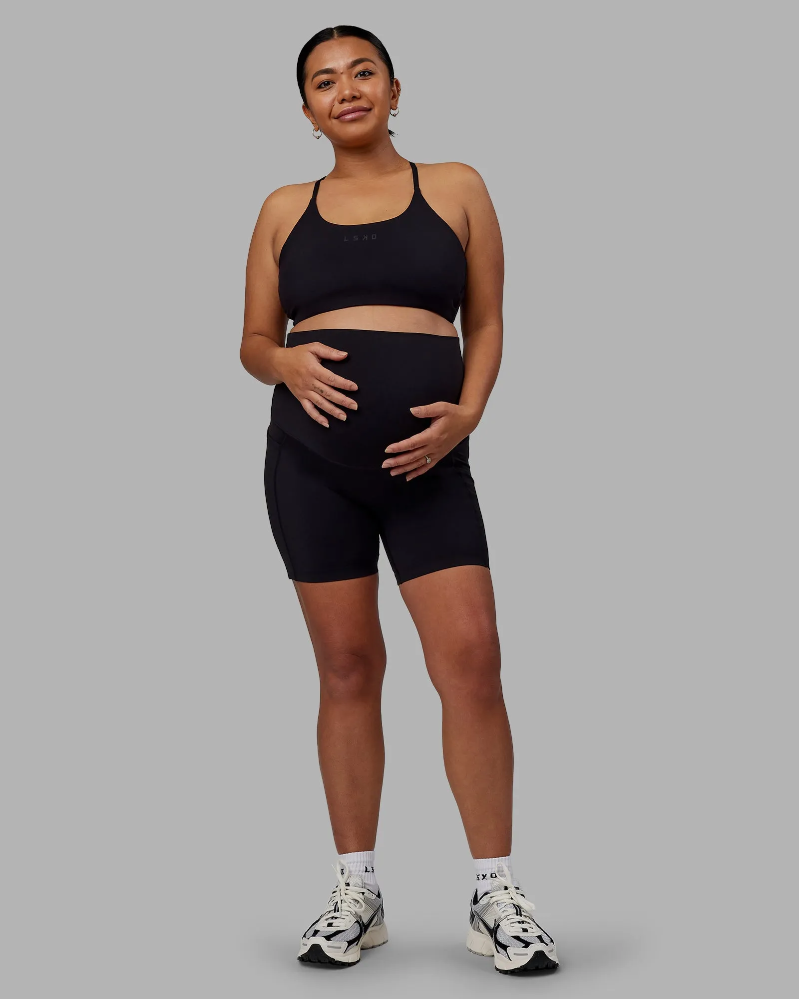 Elixir Maternity Mid Short Tights With Pockets - Black