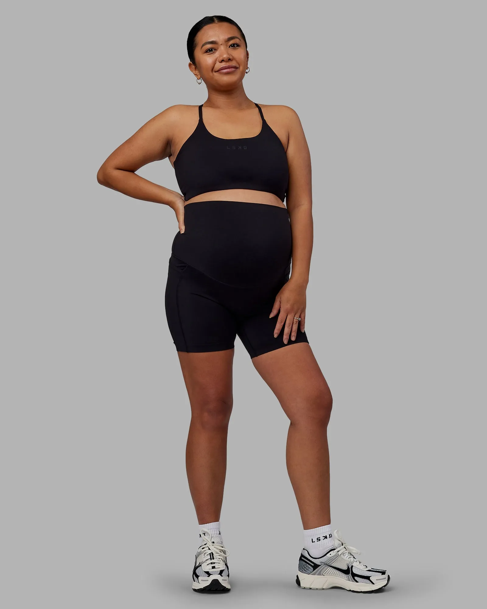 Elixir Maternity Mid Short Tights With Pockets - Black