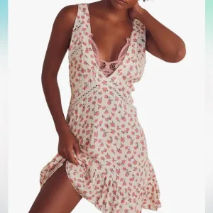 Free People Intimately NWT Let It Happen Sleeveless V-neck     Slip Dress medium