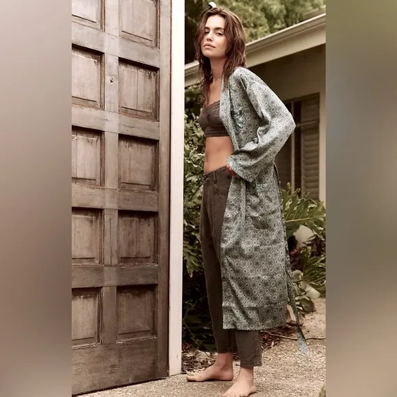 Intimately by Free People Oasis House Robe NWT Size M/L Stone Combo