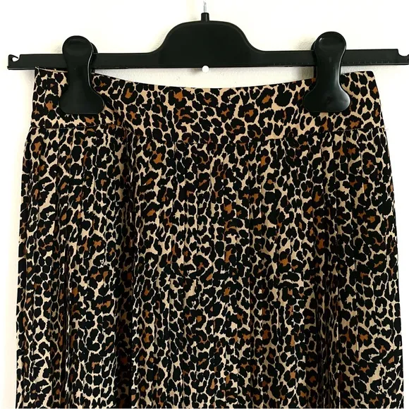 J. Crew Pleated Midi Skirt In Leopard Print Size 00 EUC