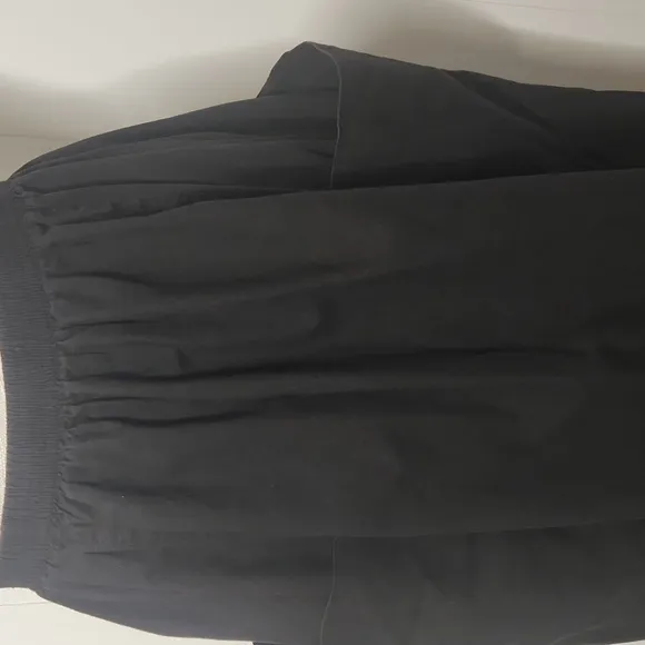 Jamie White. Vintage cotton black pull-on midi skirt size 14 pockets💗