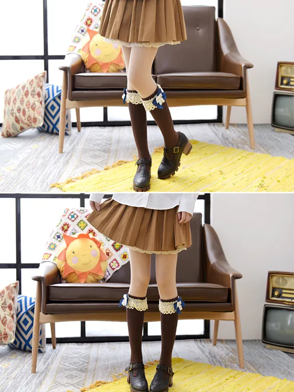lace hem pleated mini skirt