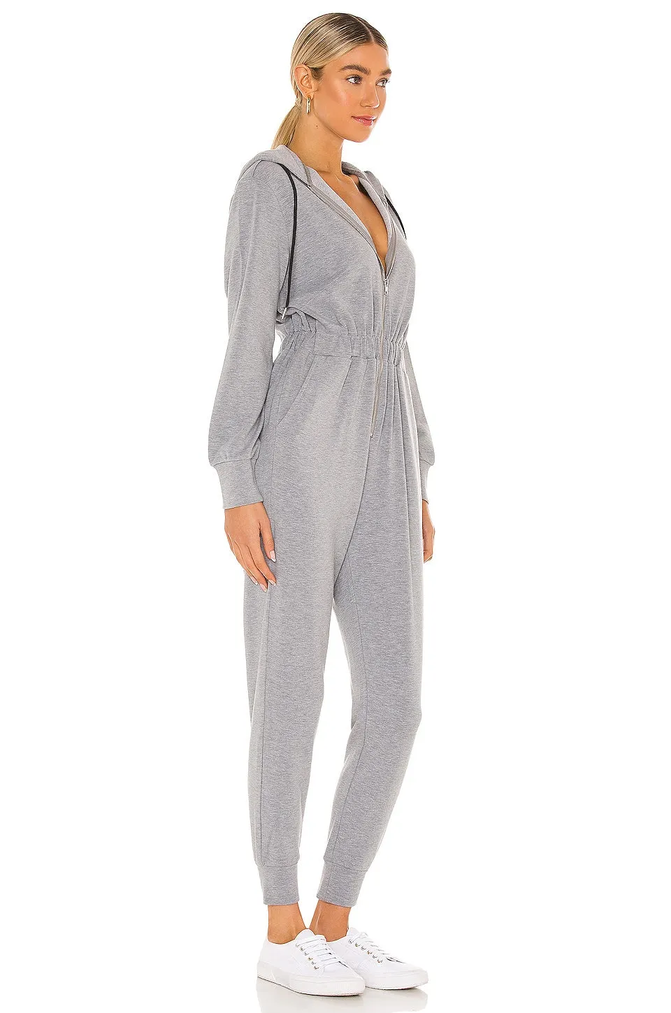 LEISURE SUIT
