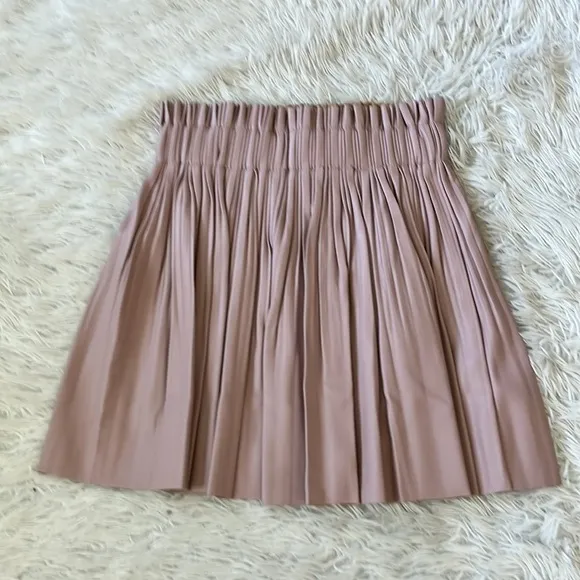 Lulus Women’s Lead the Pack Mauve/Salmon Pleated Vegan Leather Mini Skirt Medium