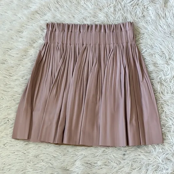 Lulus Women’s Lead the Pack Mauve/Salmon Pleated Vegan Leather Mini Skirt Medium