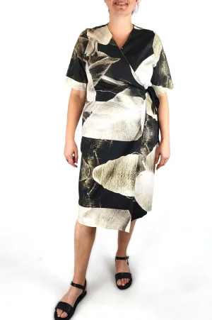 Morrison black and white print wrap dress size 4, best fits 14