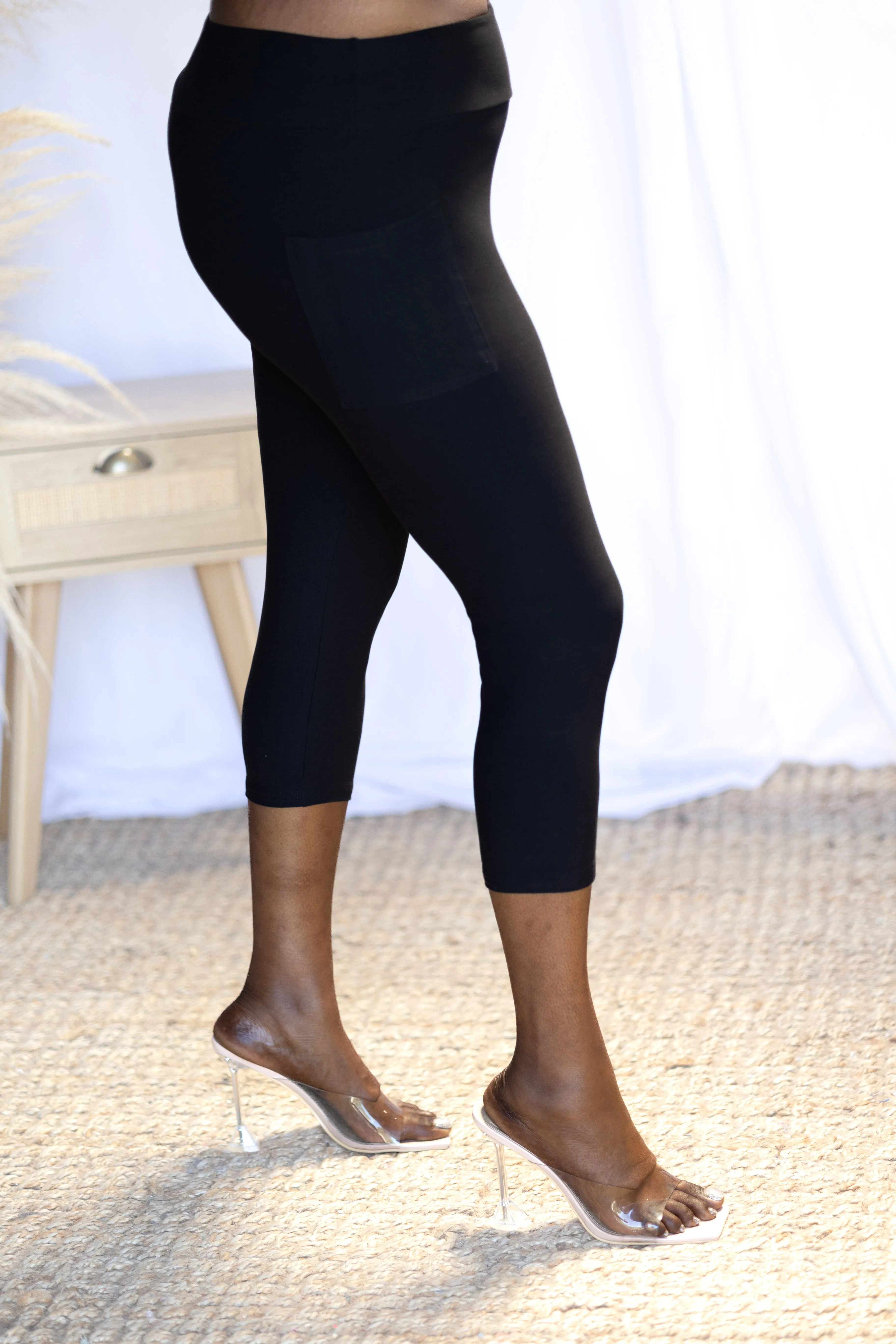 My Go To - Legging Capris WITH POCKETS