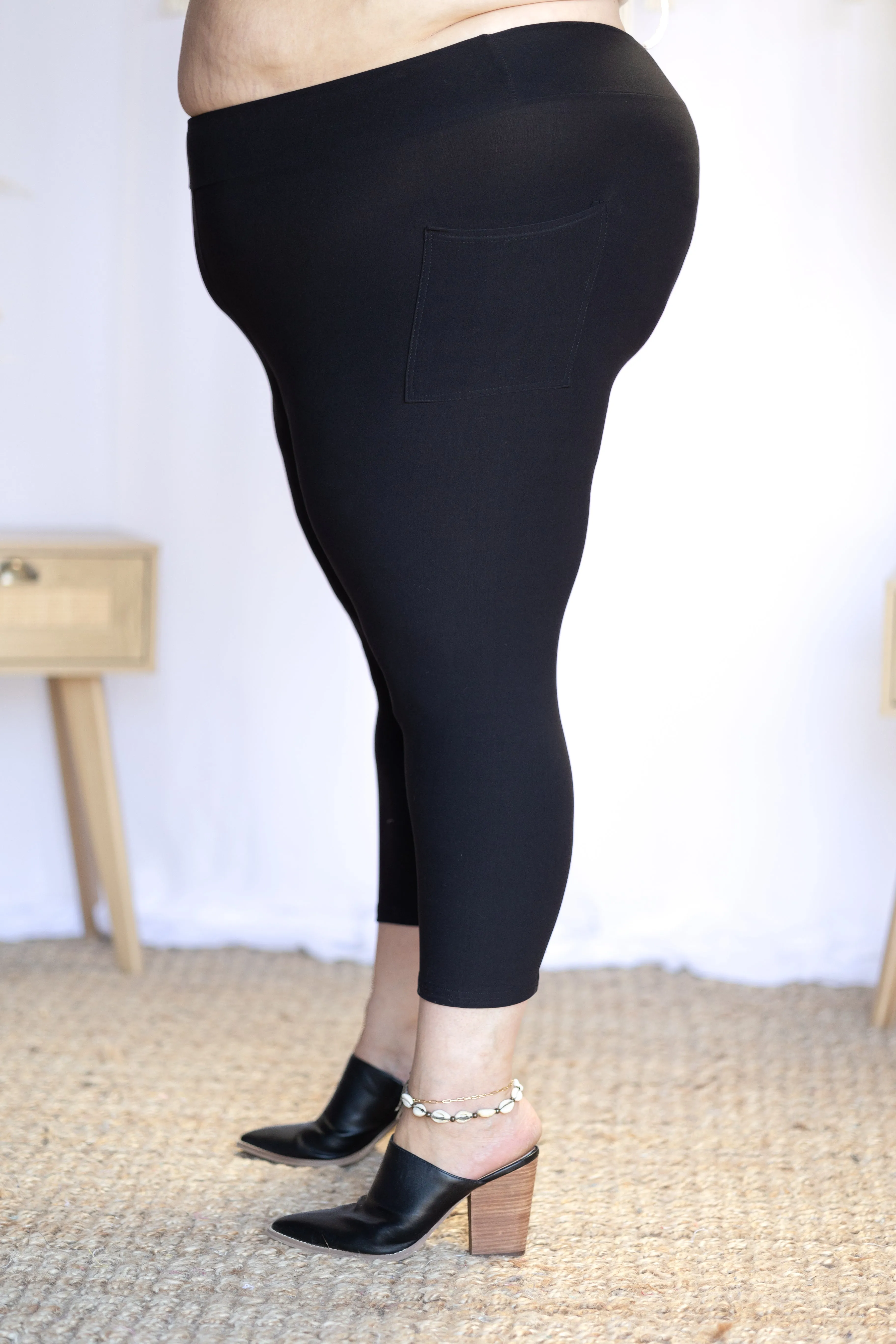 My Go To - Legging Capris WITH POCKETS