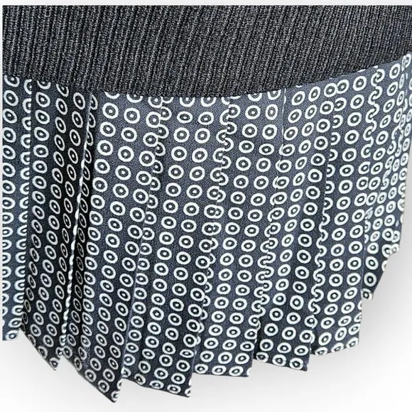 NEW!  Max Studio Black White Pleated Sweater Vest Mini Dress.  US Size XS.