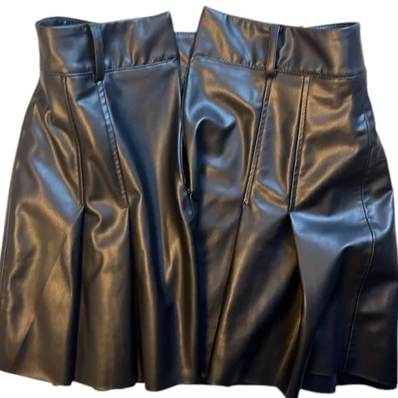 New Zara Faux Leather Pleated Mini Skirt  Belted Dark Academia Goth Style