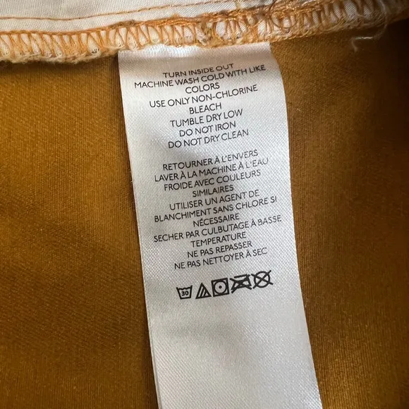 NWOT BDG Sydney Pleated Brun Mini Skirt