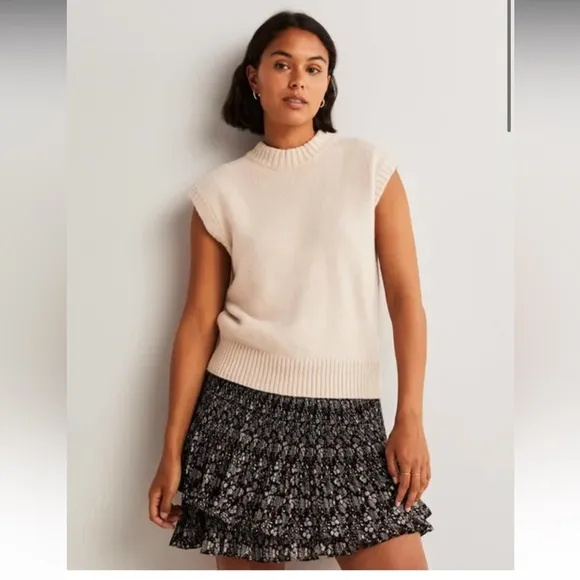 NWT Boden Plisse Mini Skirt Black, Prairie Garden