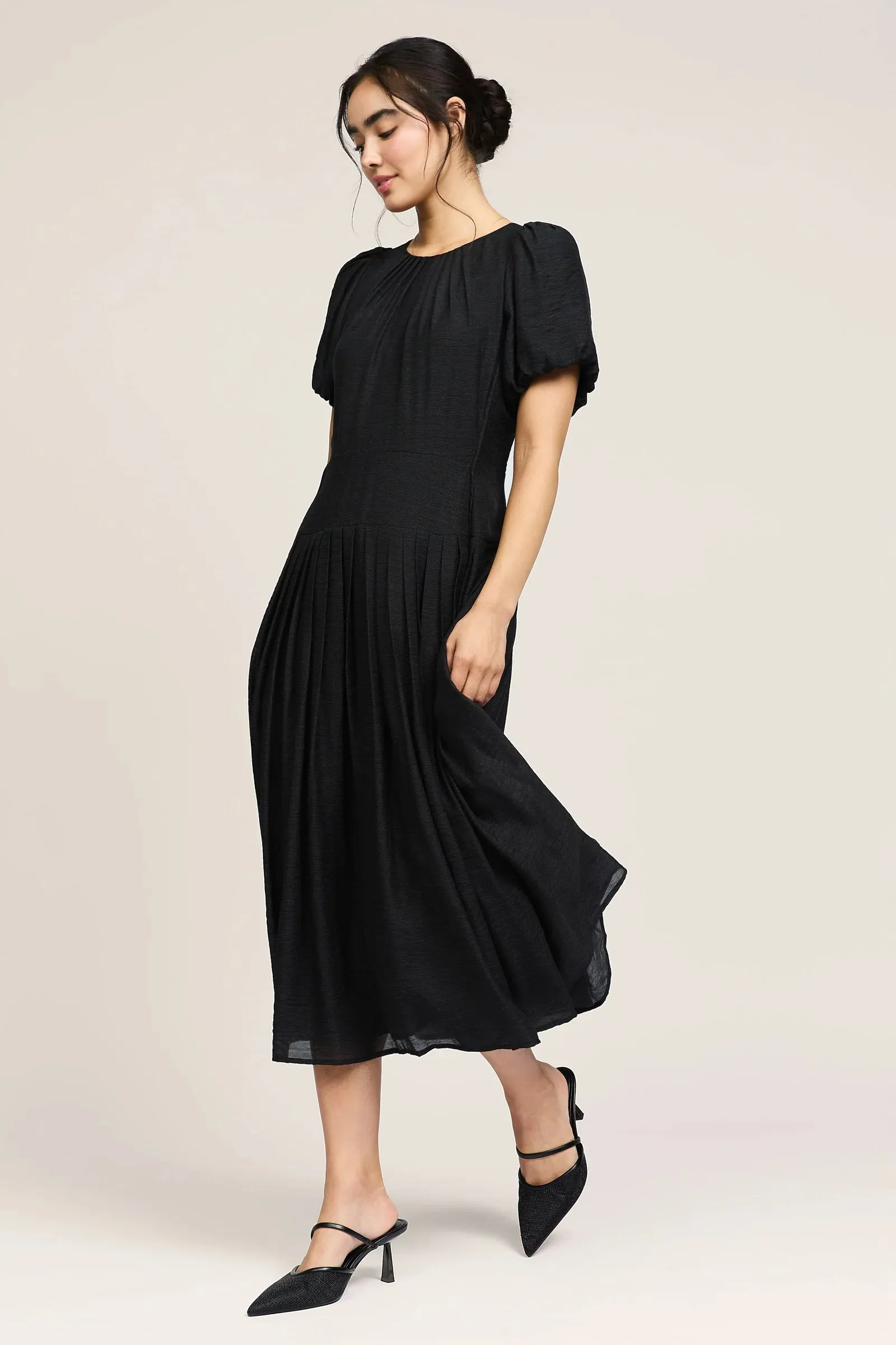 ROUND NECK MIDI DRESS