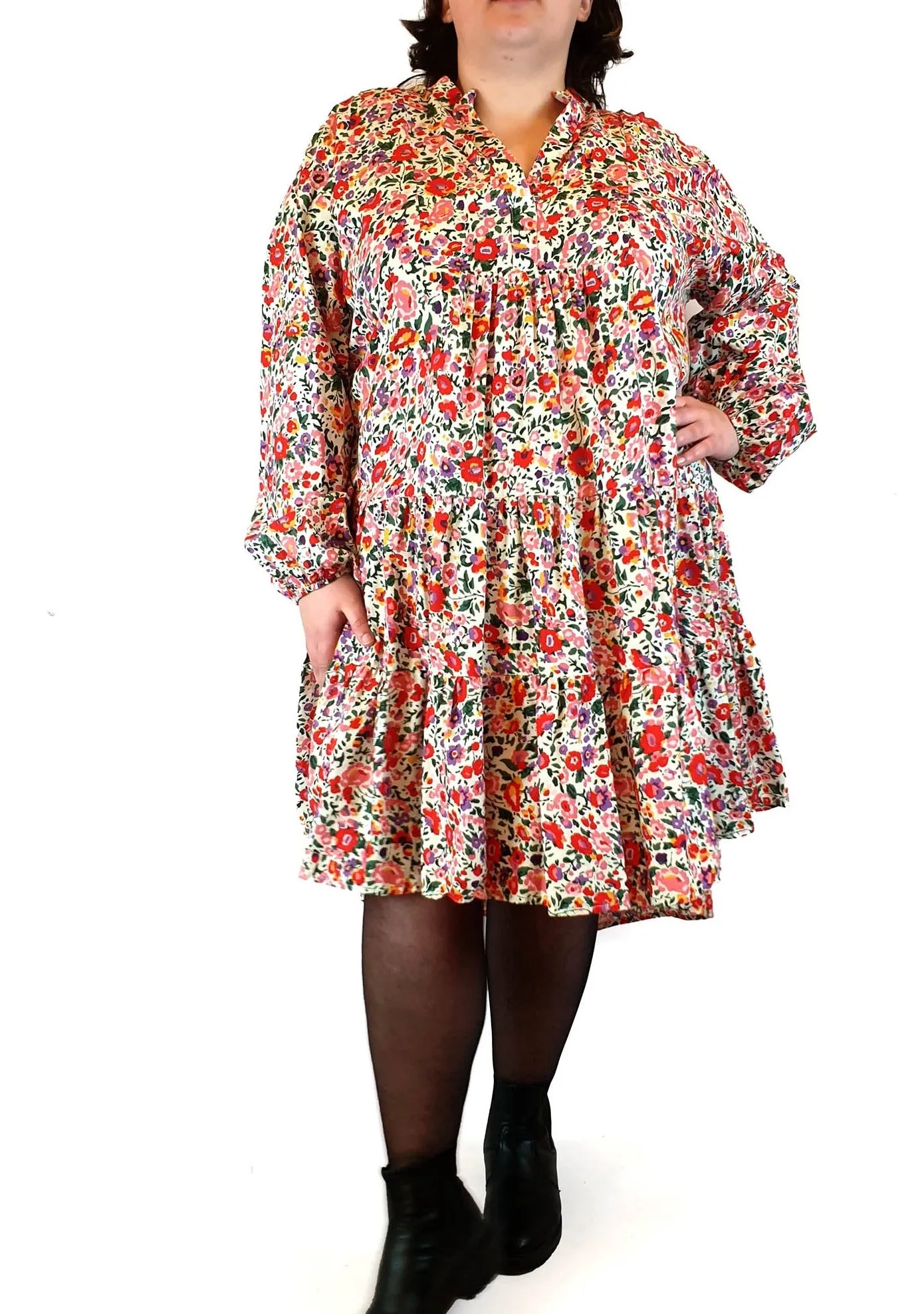 She Street floral print long sleeve dress fits size 20-22