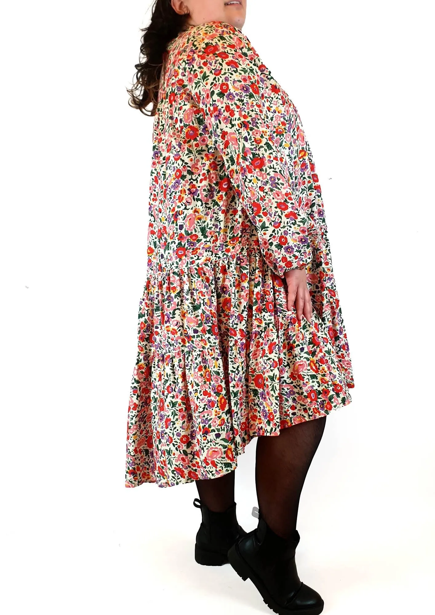 She Street floral print long sleeve dress fits size 20-22