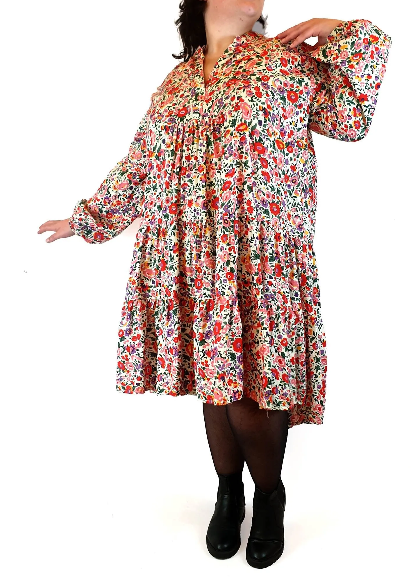 She Street floral print long sleeve dress fits size 20-22