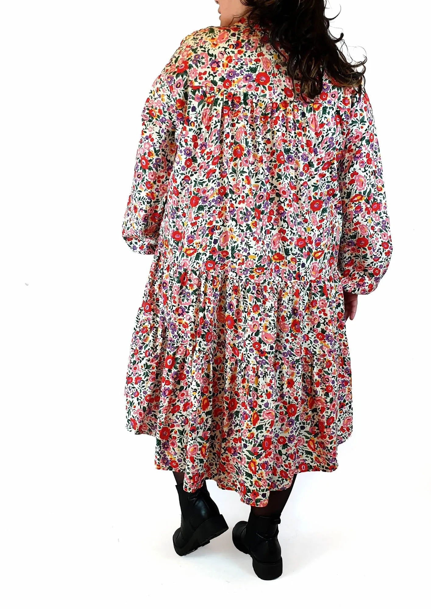 She Street floral print long sleeve dress fits size 20-22