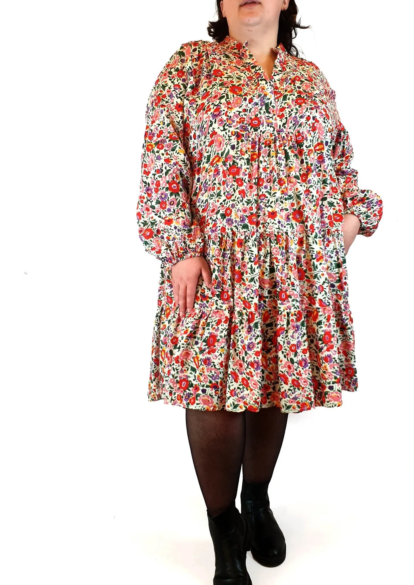 She Street floral print long sleeve dress fits size 20-22