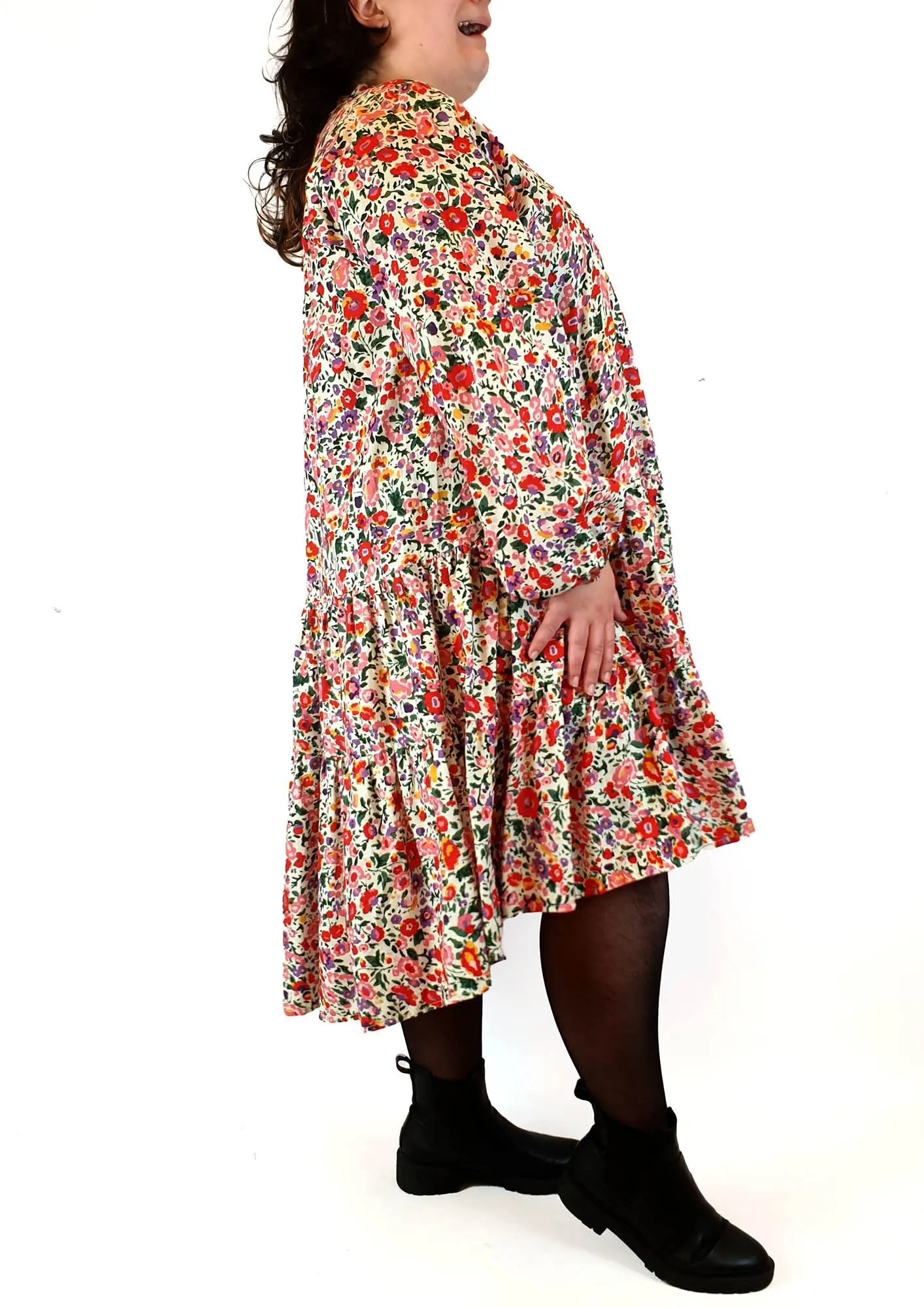 She Street floral print long sleeve dress fits size 20-22