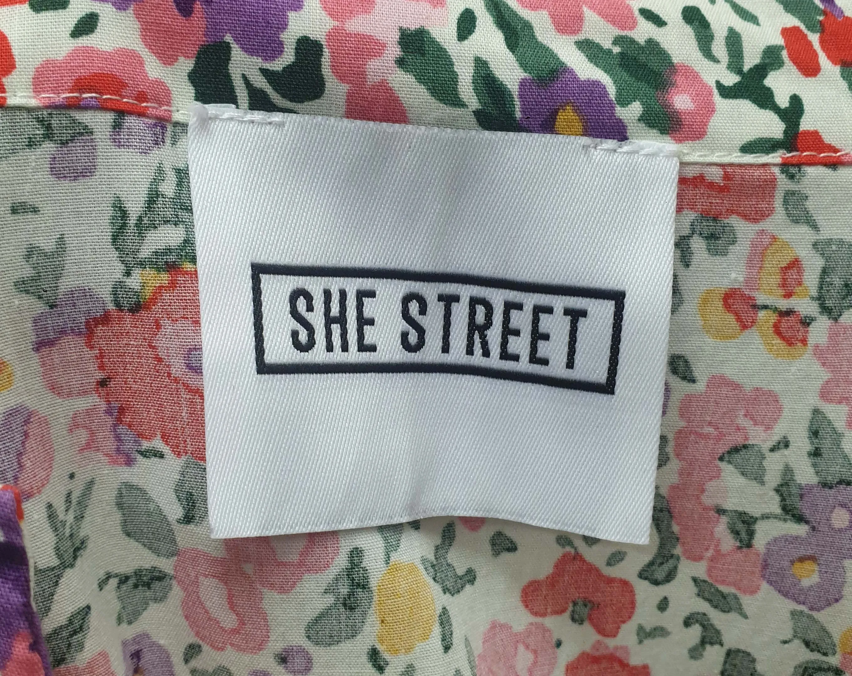 She Street floral print long sleeve dress fits size 20-22