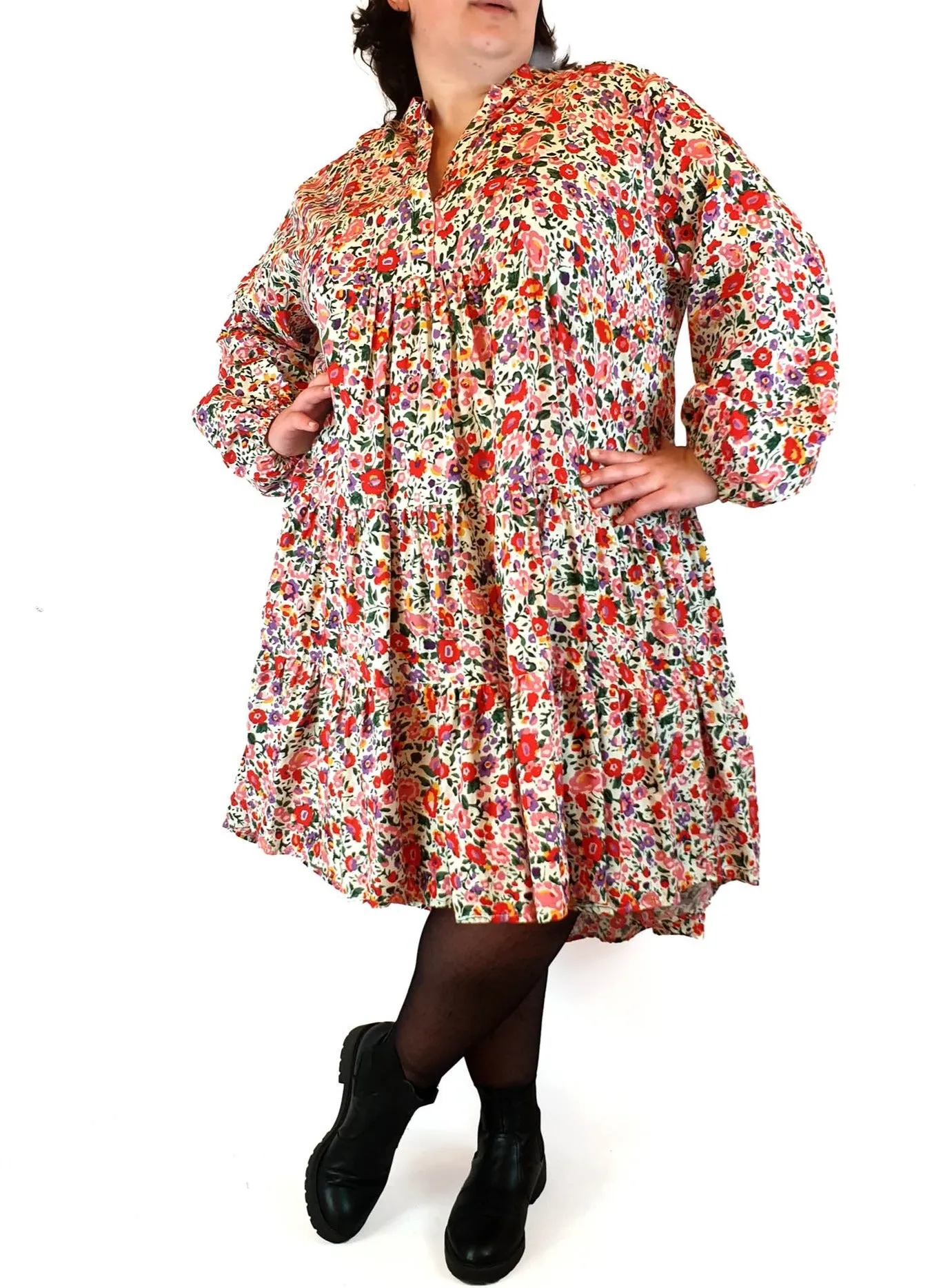She Street floral print long sleeve dress fits size 20-22