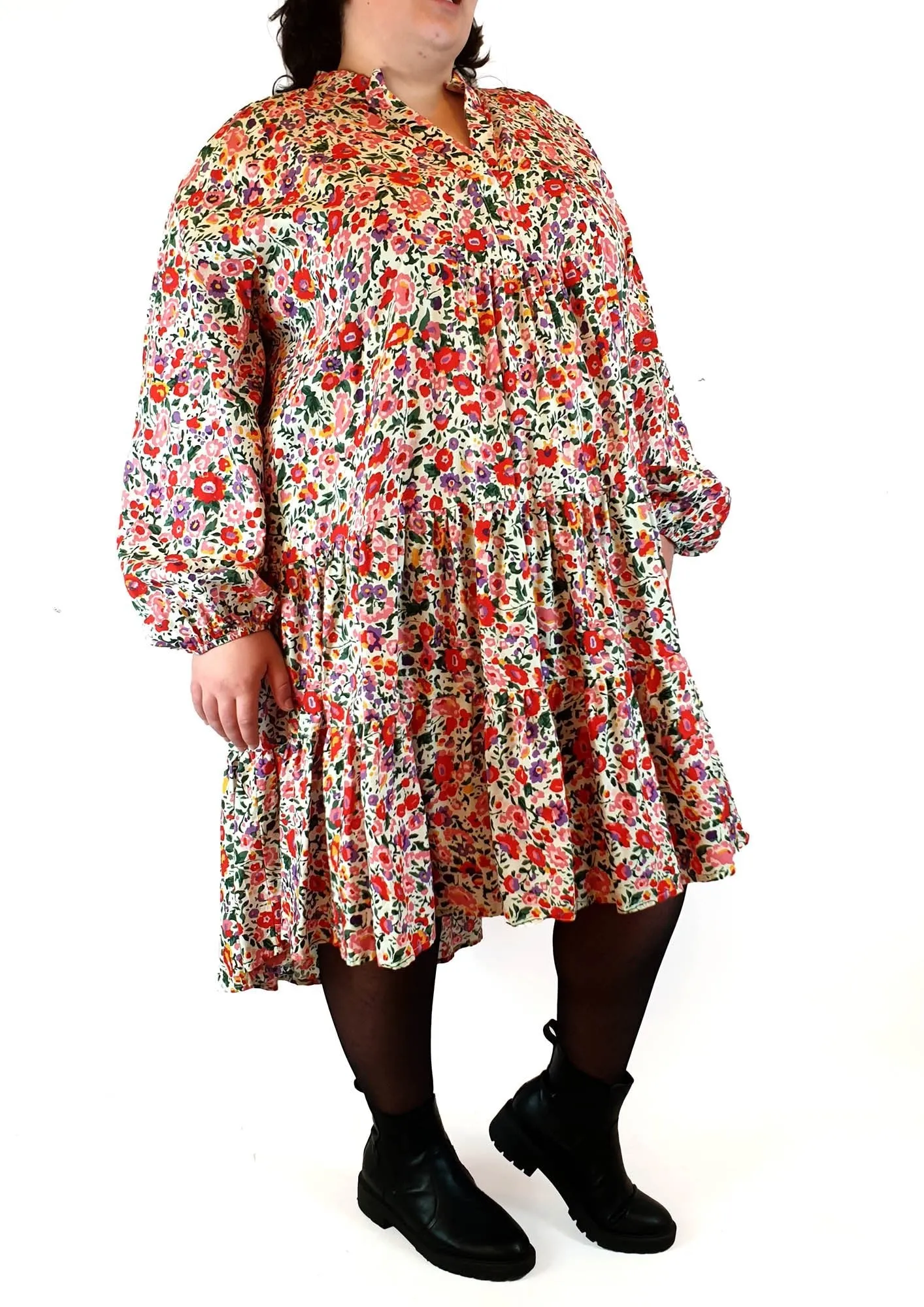 She Street floral print long sleeve dress fits size 20-22