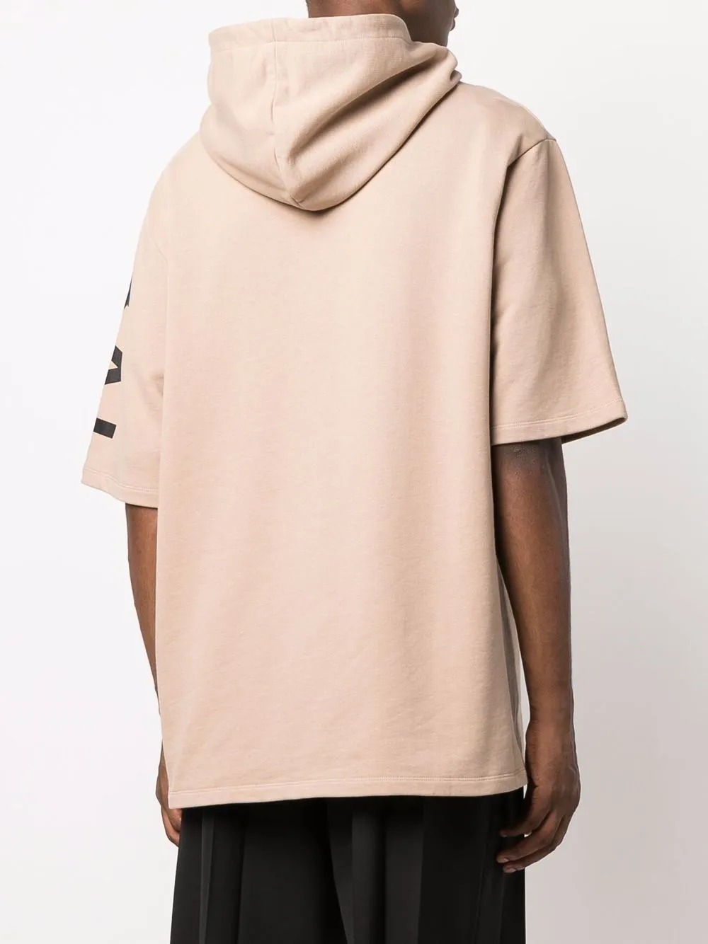 Short-sleeved sweatshirt