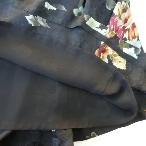 SiLK Embossed Floral Skirt Trumpet Side Zip Vintage 90s Jones New York Lined 14