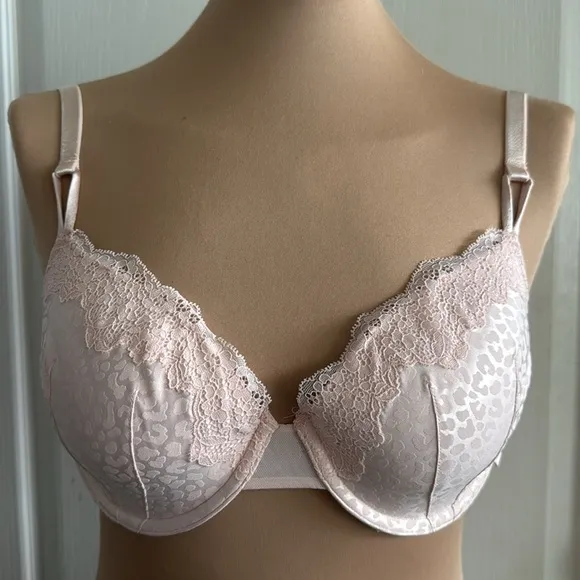 VICTORIA'S SECRET Sexy Tee Lightly-Lined Lace Trim Demi Bra Light Pink 36C