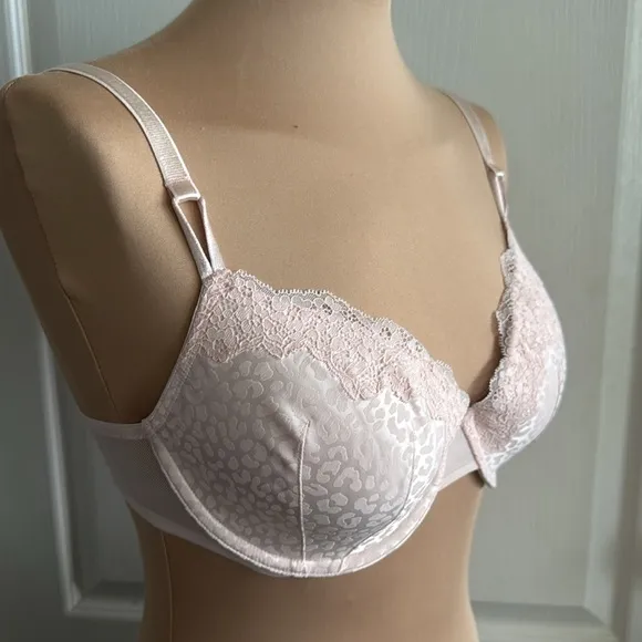 VICTORIA'S SECRET Sexy Tee Lightly-Lined Lace Trim Demi Bra Light Pink 36C