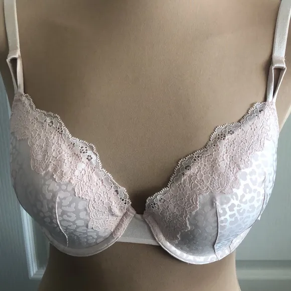 VICTORIA'S SECRET Sexy Tee Lightly-Lined Lace Trim Demi Bra Light Pink 36C