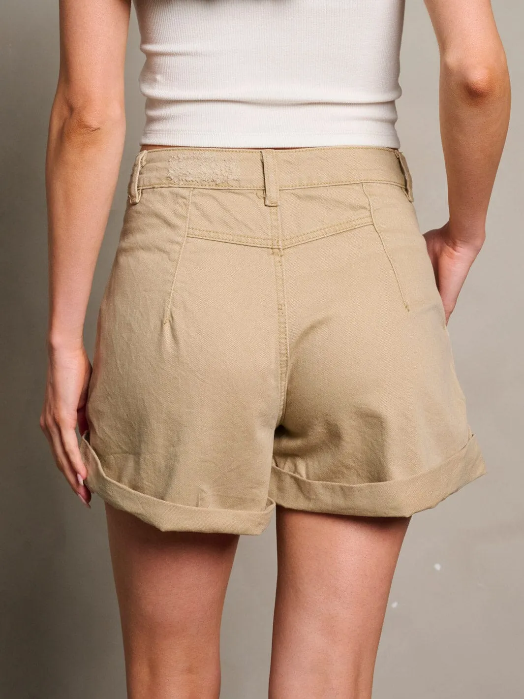 WOMEN'S BUTTON CLOSURE POCKETS PLEATED MINI SHORTS