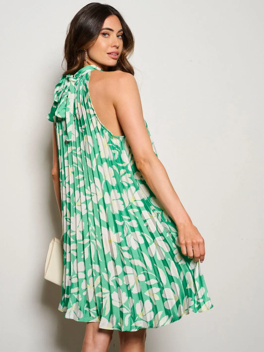 WOMEN'S SLEEVELESS HALTER NECK PLEATED FLORAL MINI DRESS