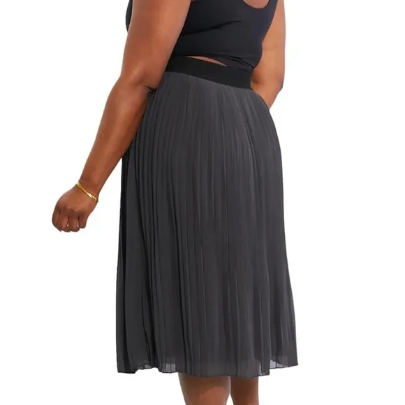 Zenana Pleated Chiffon Midi Skirt - New ( Dark Gray)